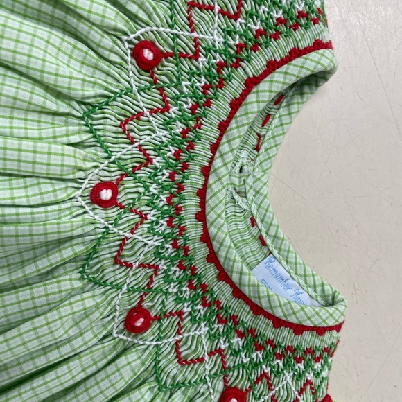 Remember Nguyen green and white check Christmas smock 2T - Picture 2 of 5